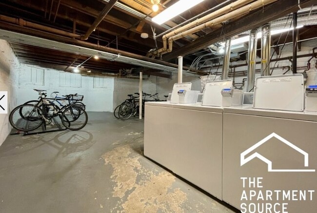 Photo - 2327 N Rockwell St Unit 3