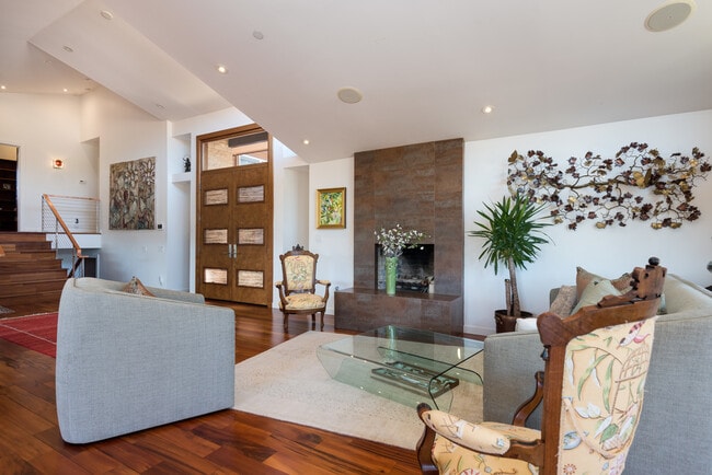 Photo - 7 treetop Ln