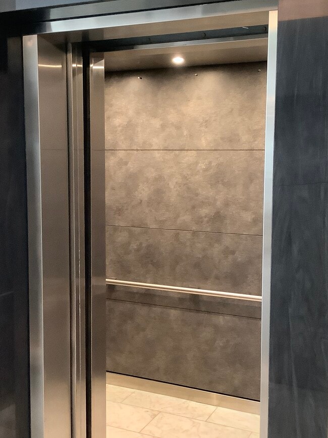 Photo - 10635 Wilshire