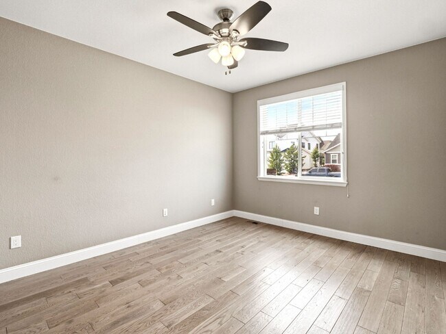 Photo - 1135 Bonnyton Pl