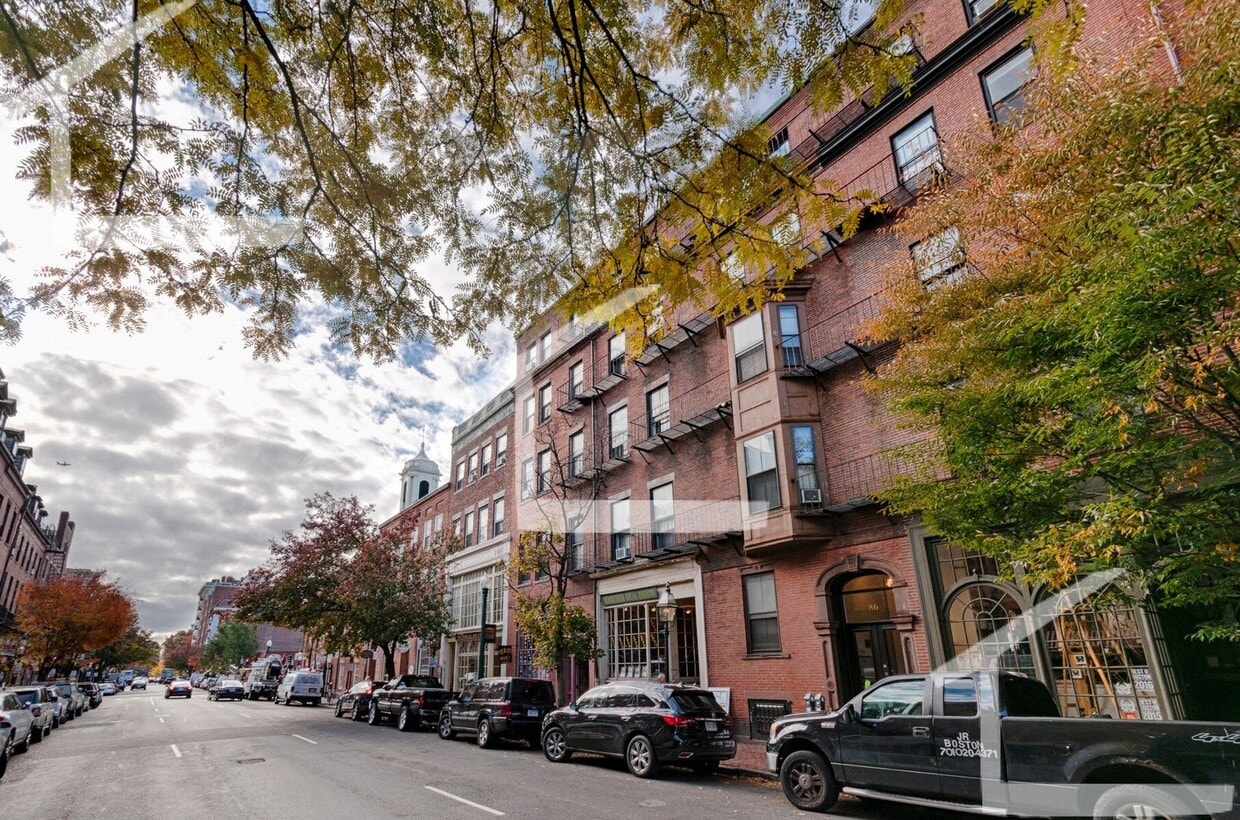 Nicely updated basement level unit in the ... - Nicely updated basement level unit in the ...