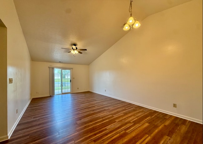 320 Woodberry Dr
