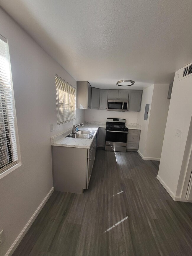 Photo - 4th St. Apartments