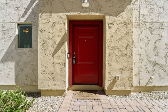 Photo - Stylish 2-bedroom, 2.5 bathroom townhouse in a desirable Phoenix location!