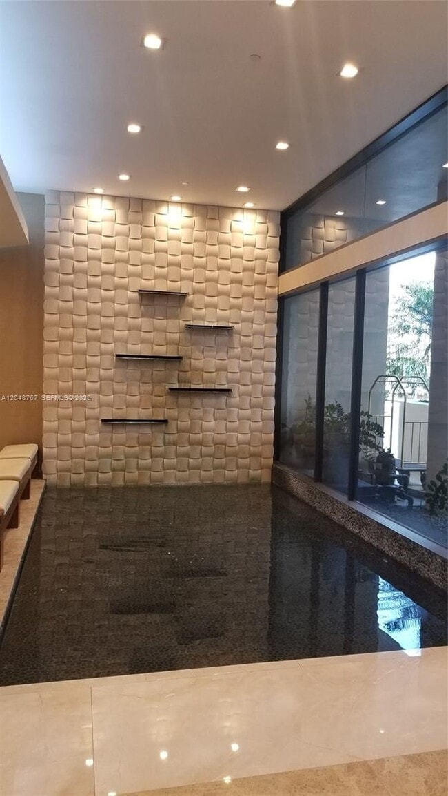 Photo - 19667 Turnberry Way Unidad 12B