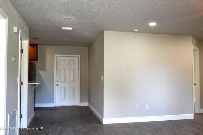 Photo - 1517 Furnari St Apartamento