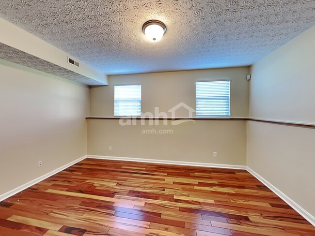 Photo - 10136 Corona Ln