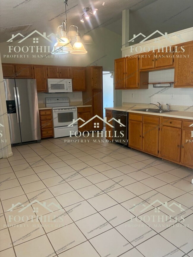 1003 Ravenswood Dr