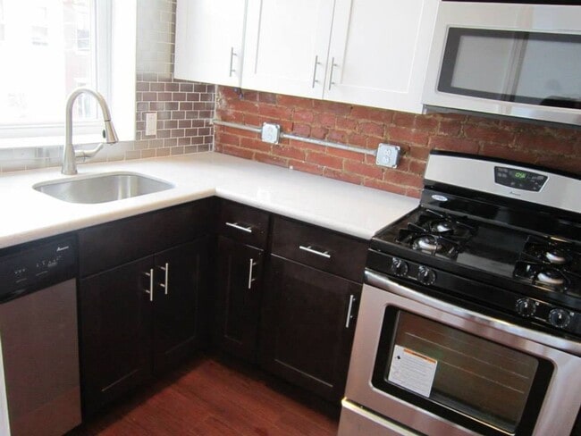 Photo - Beautiful 3 bed, 1 bath luxury apartment South Side Flats Unit 2