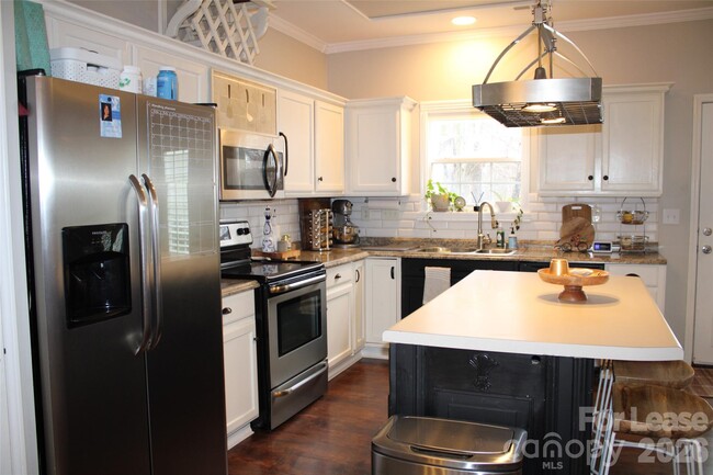 Photo - 17726 Delmas Dr