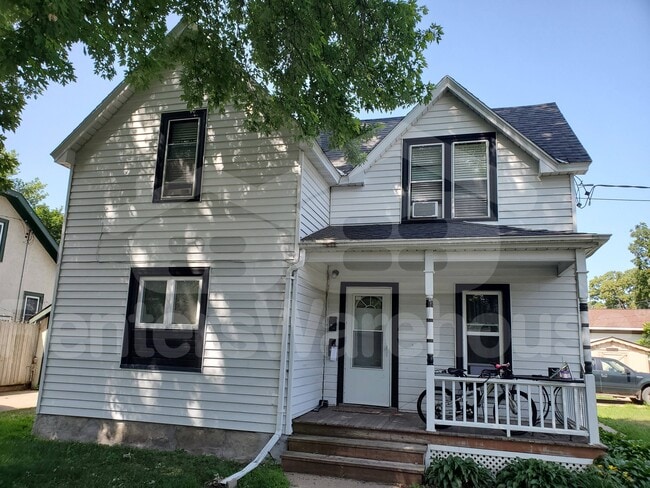 Building Photo - 209 1/2 Cross Street Rental