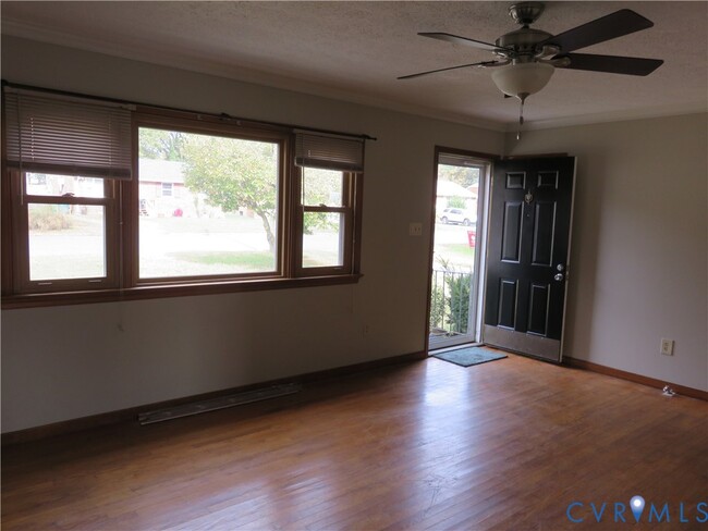 Photo - 231 N Mapleleaf Ave