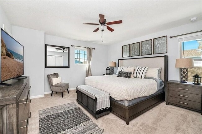 Photo - 2482 Dubai St