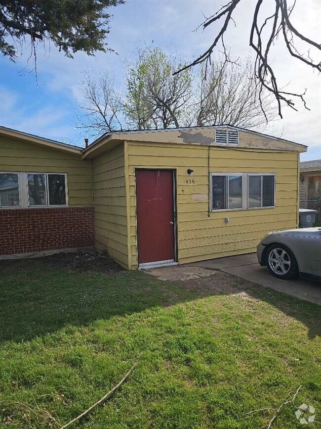 Building Photo - 1436 NW Ozmun Ave Rental