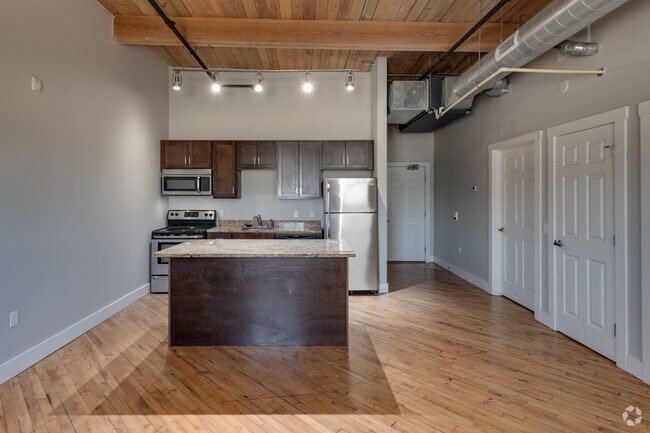 2 BR, 1 BA 760 SF