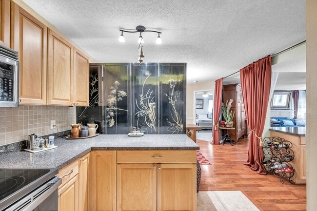 Photo - Quiet 3 bedroom 2 Bathroom Condo Unit in C...