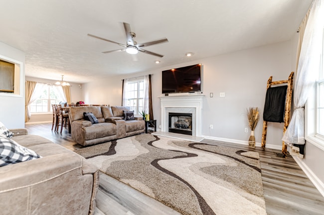 Photo - 174 Falling Leaf Dr