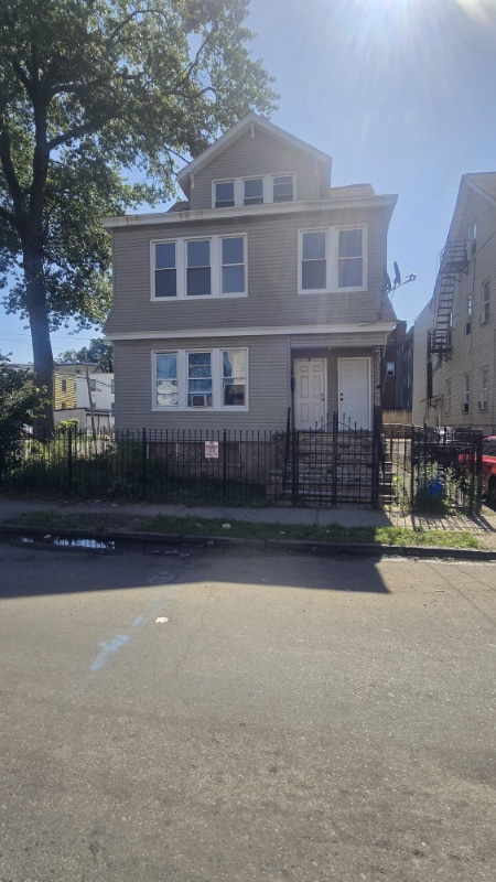 Building Photo - 166 Columbia Ave Rental