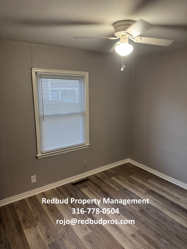 Photo - 725 S Barlow St