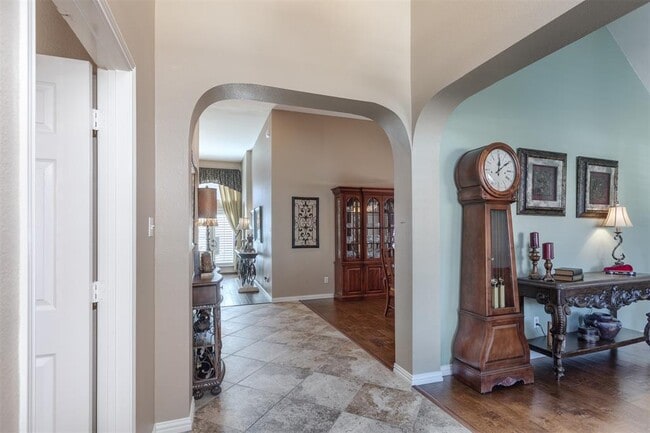 Photo - 8803 Falcon View Dr