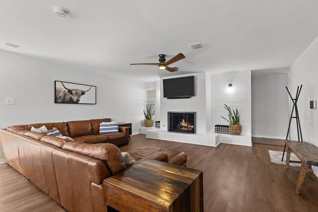 Photo - 3812 E Everglade Ave