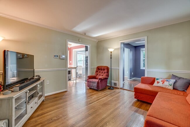 Photo - Charming Duplex in Jefferson Manor Neighborhood