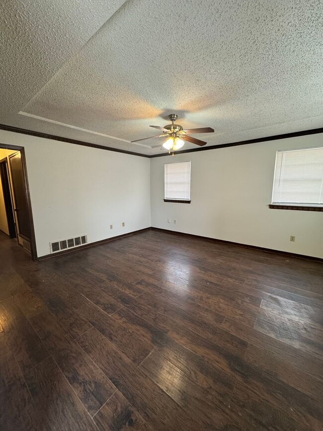 Photo - Great Duplex in Medical District 2 Bedroom 1 Bath Washer and Dryer Hook Ups