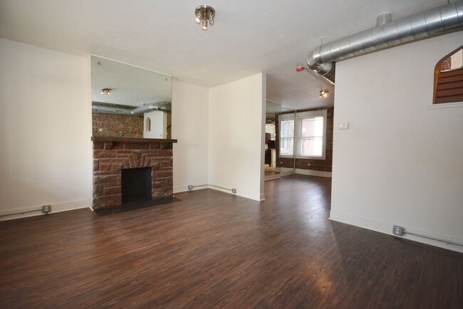 Photo - SPACIOUS AND MODERN HOUSE IN OAKLAND AVAILABLE AUGUST!