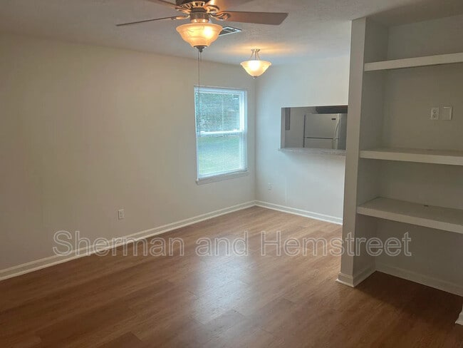 Photo - 301 W Clifton Ave