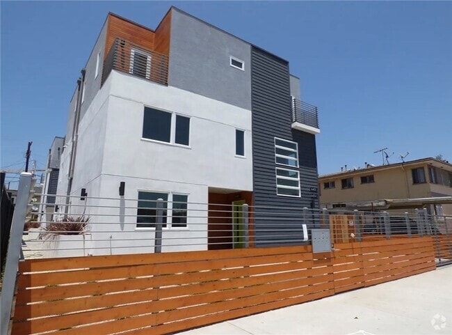 Building Photo - 6411 Lexington Ave Rental