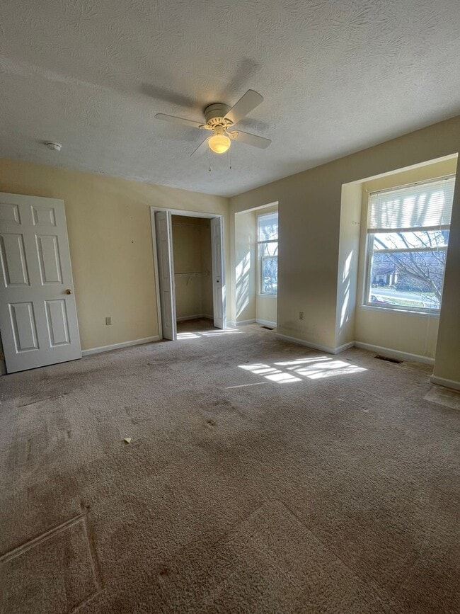 Photo - Townhouse for Rent in Broadway