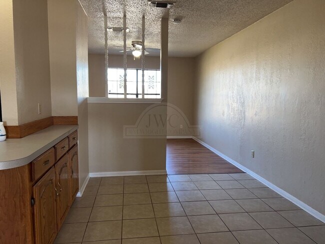 Photo - 3808 Peaks Dr