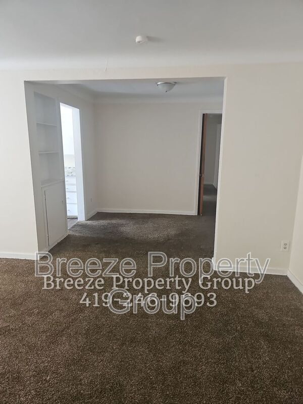 Photo - 2445 W Bancroft St