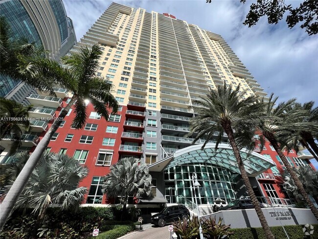 Building Photo - 1155 Brickell Bay Dr Unit 1806 Rental