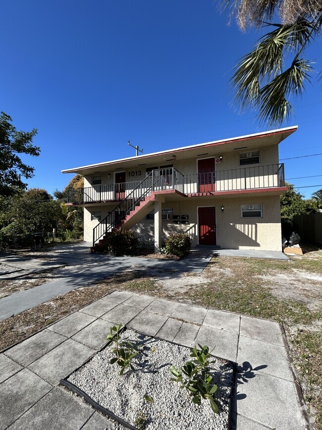 Building Photo - 1013 S F St Unit 2 Rental