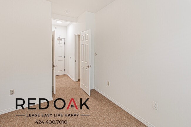 Photo - Serene Bachelor with Lovely Floors, Ceilin... Unidad 208