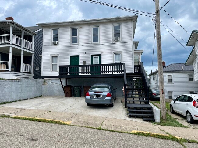 Building Photo - 8 N High St