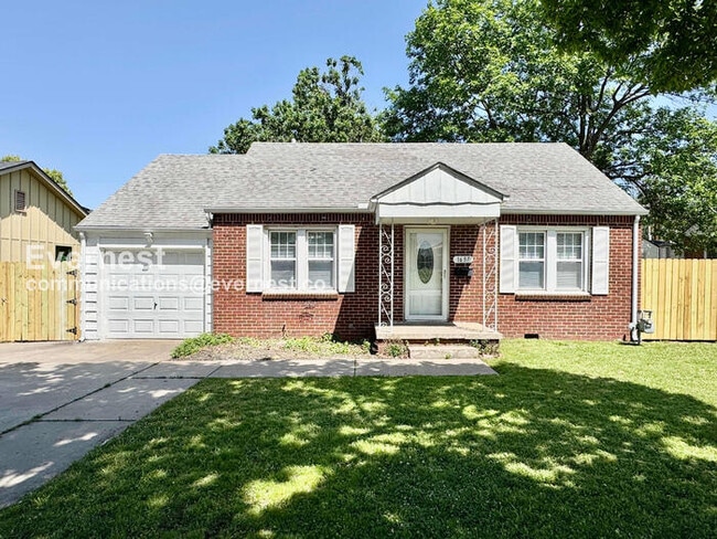 Building Photo - 1637 S Indianapolis Ave