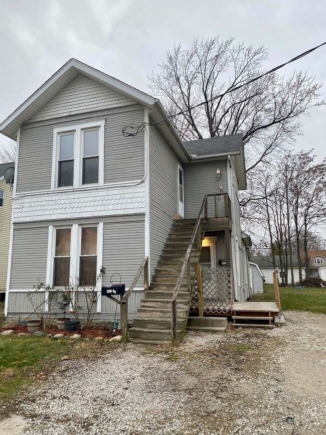 Photo - Upstairs One Bedroom Unit Unidad 261 1/2 Upstairs