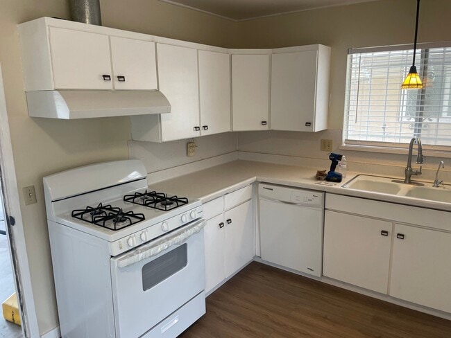 Photo - 631 Palomar Dr
