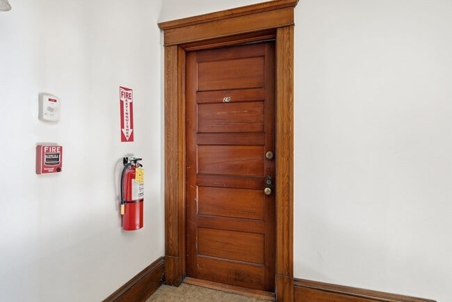 Photo - 44 Bardwell St Unit 2R