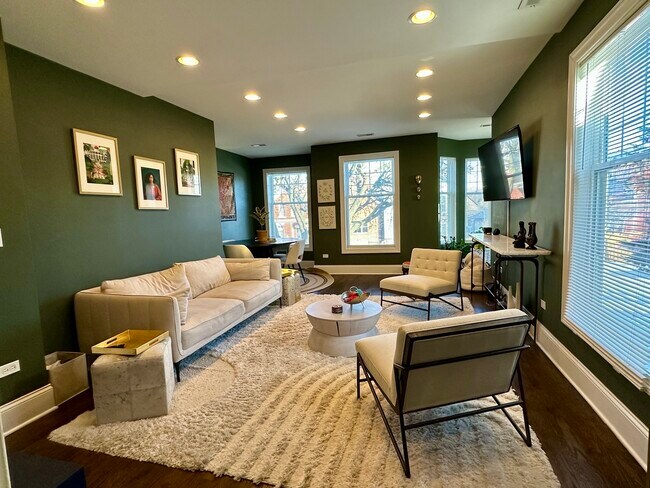 Photo - 1714 N Lawndale Ave Unidad 2