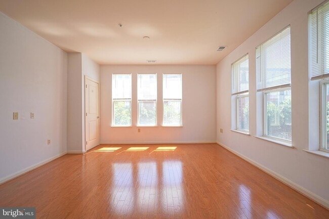 Photo - 2665 Prosperity Ave Unit 354