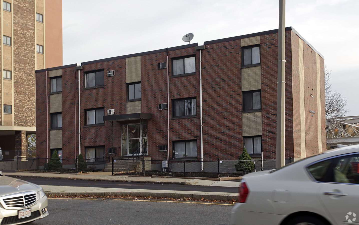 Photo - 255 Medford St