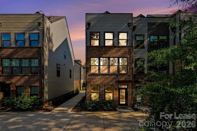 300 Twinflower Ln