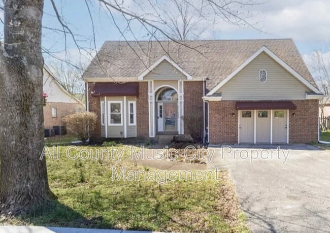 Building Photo - 302 Park Glen Dr