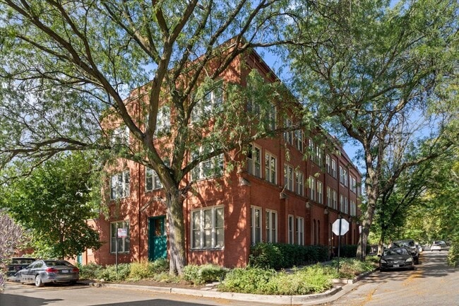 Building Photo - 2510 N Wayne Ave