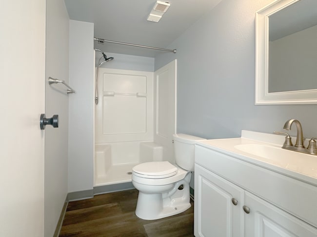 Building Photo - 8555 Fairmount Dr Unit J108