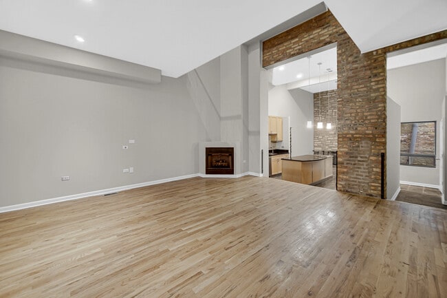 Photo - 1424 W Grand Ave