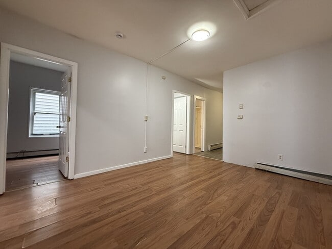 Photo - 273 Ontario St